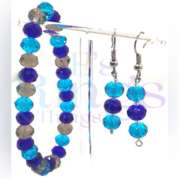 E’s Bead Central Jewelry - [Mystical Magic] Head turning Shimmering Blue 2 piece set